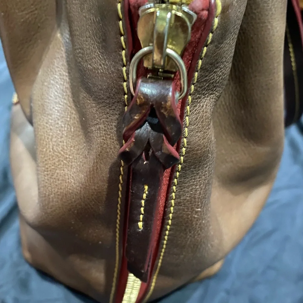 Dooney & Bourke Florentine Large Zip Barlow - Picture 4 of 14